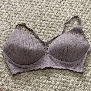 Victoria’s Secret Bra like new!! Check out my other posts for discounts